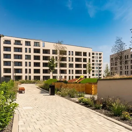 Luxury With Free Private Parking Апартаменты Трнава