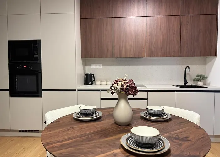 Luxury With Free Private Parking