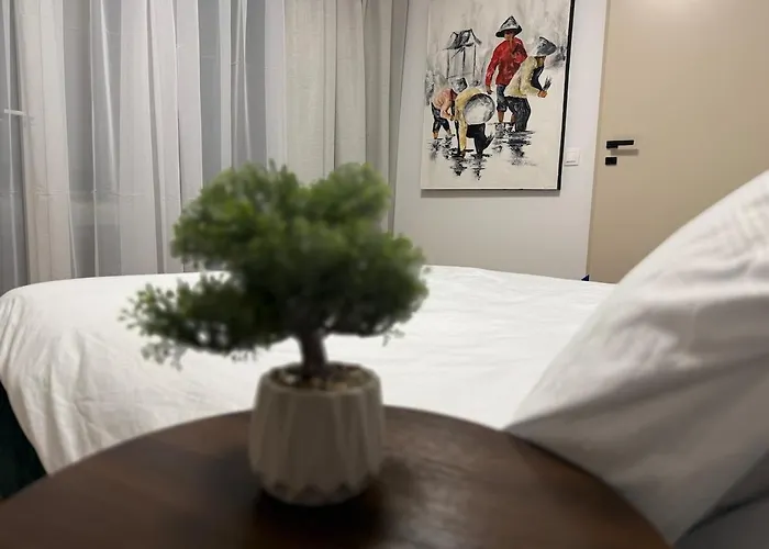 Luxury With Free Private Parking טרנבה